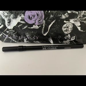 Urban Decay 24/7 glide on eye pencil
